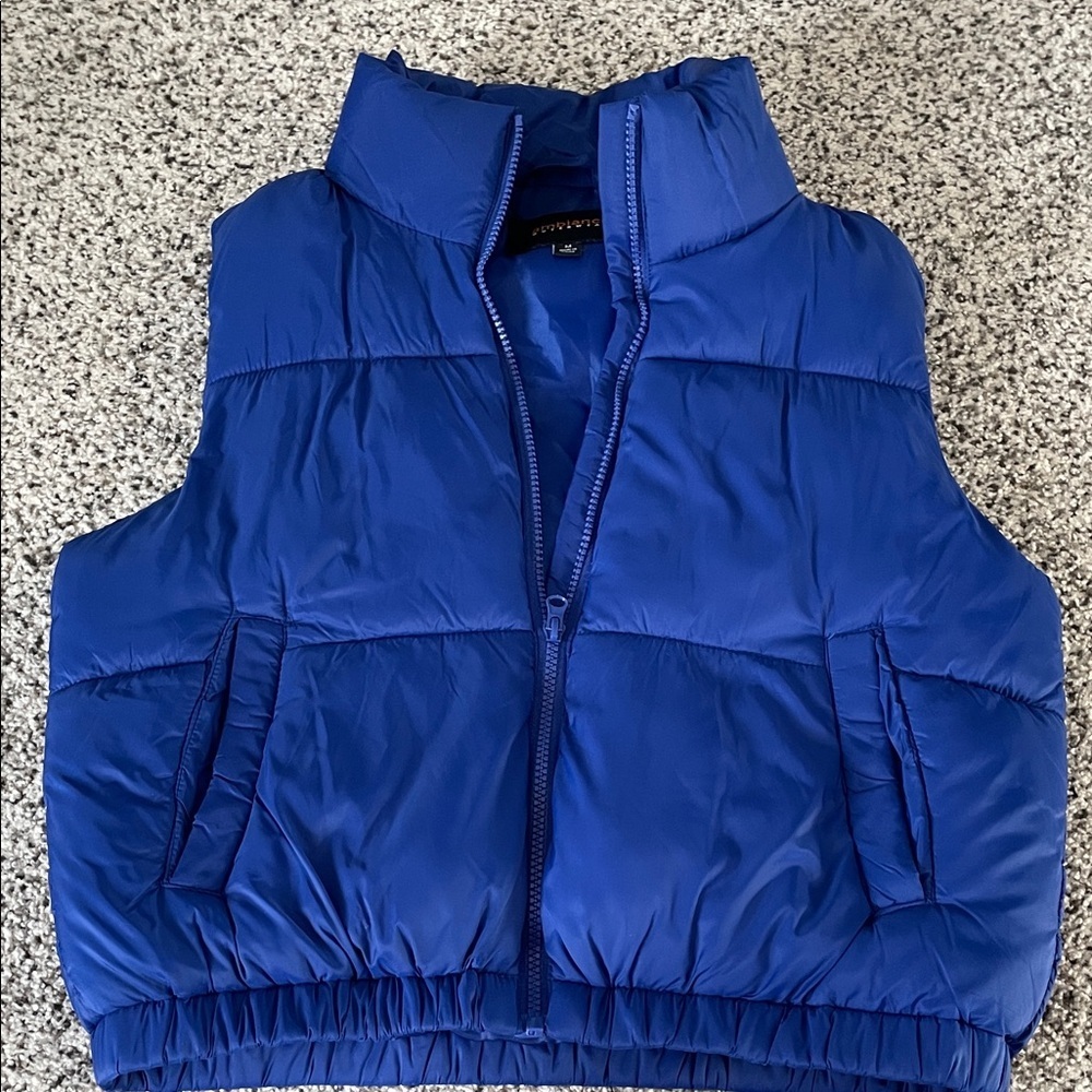 Ambiance Royal Blue women’s cropped puffer vest size medium